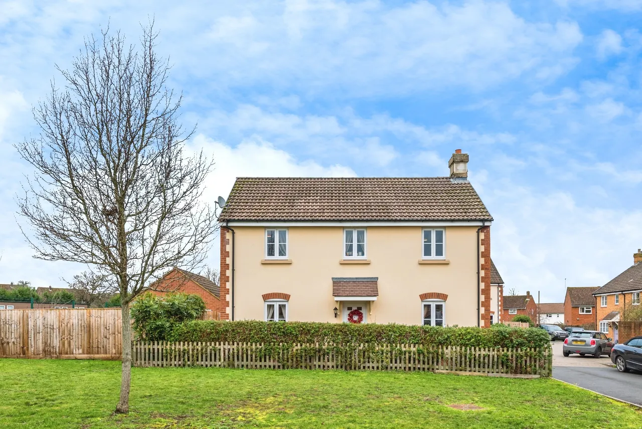 4 bed house for sale, St. Josephs Way, Lyneham, SN15