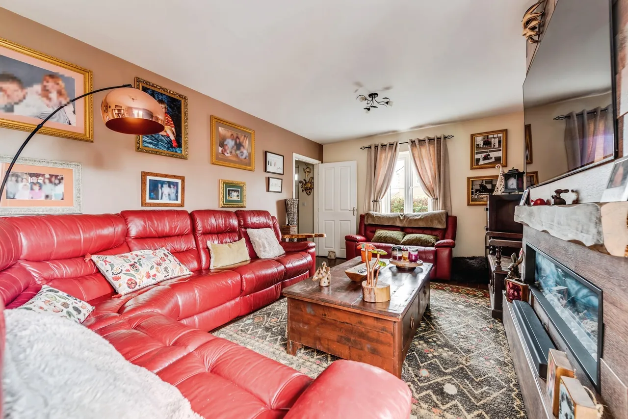 St. Josephs Way, Lyneham, SN15, photo 5