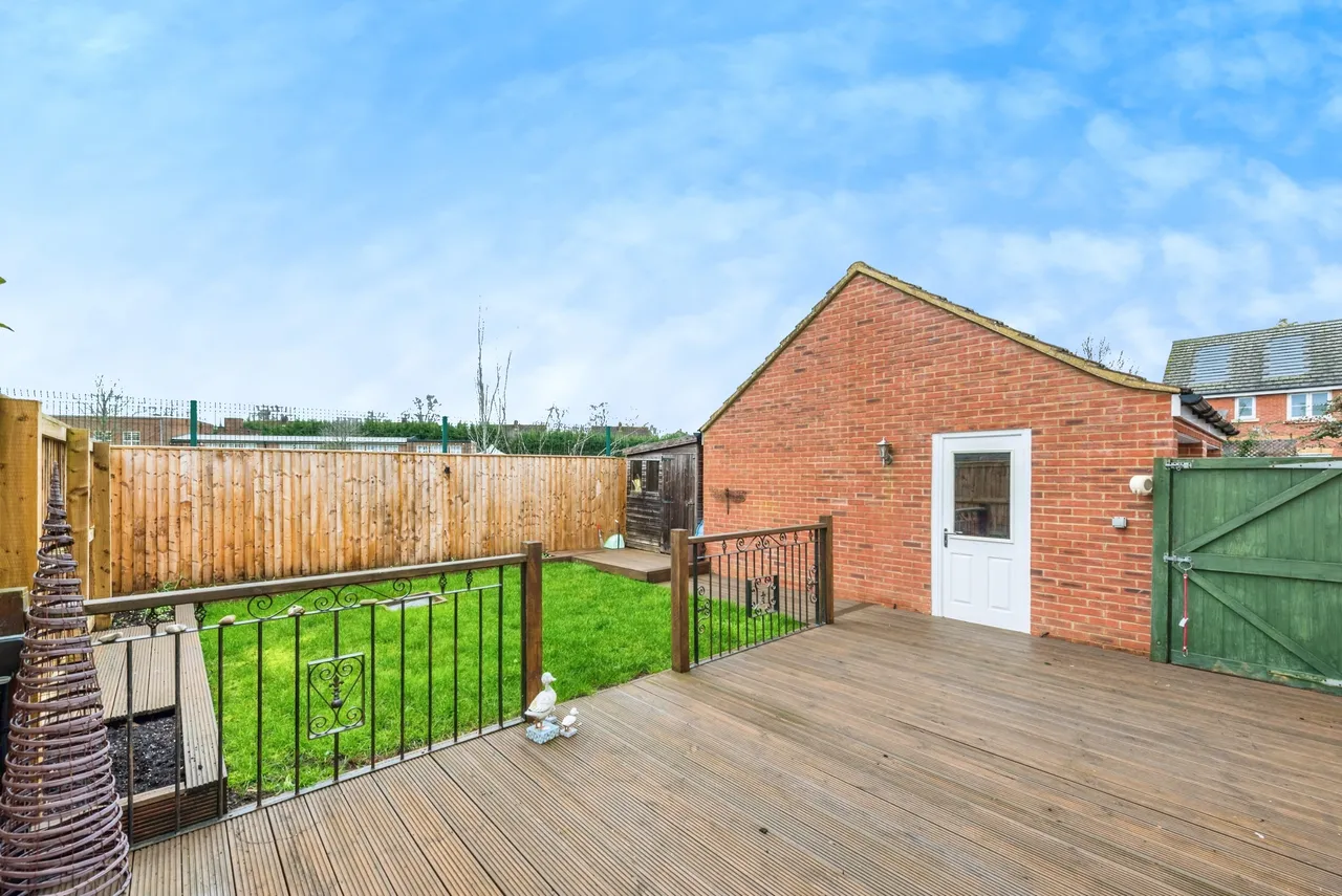 St. Josephs Way, Lyneham, SN15, photo 2