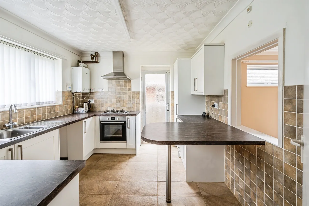 Tudor Close, Seaford, BN25, photo 3