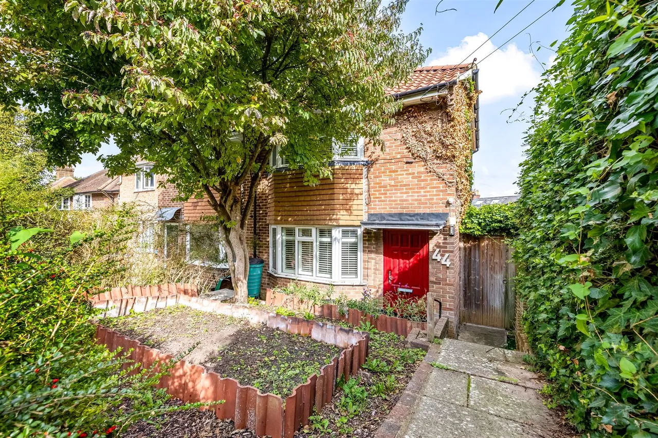 3 bed house for sale, Valence Road, Lewes, BN7