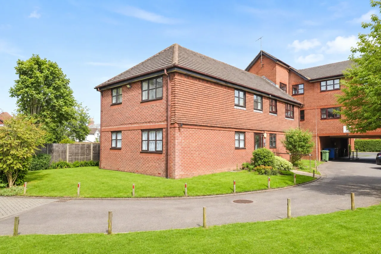 1 bed flat for sale — Clarence Road, Fleet, Hampshire, GU51 3XS