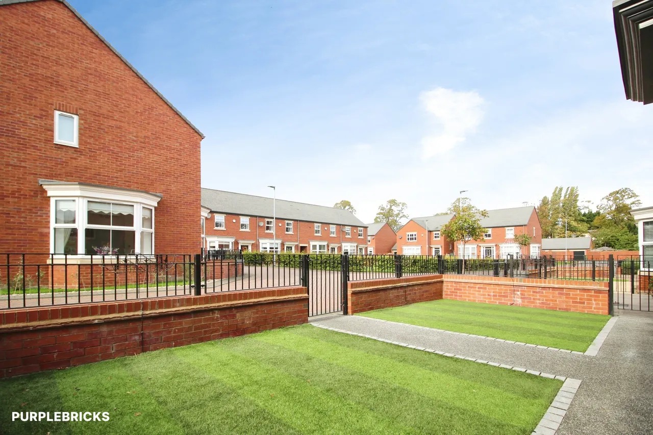 Thornesgate Gardens, Wakefield, WF2, photo 26