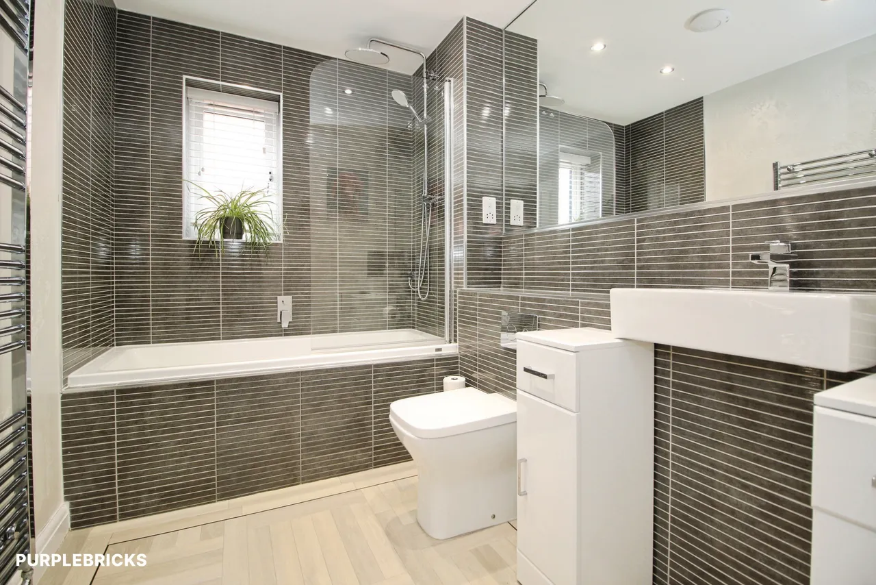 Thornesgate Gardens, Wakefield, WF2, photo 24