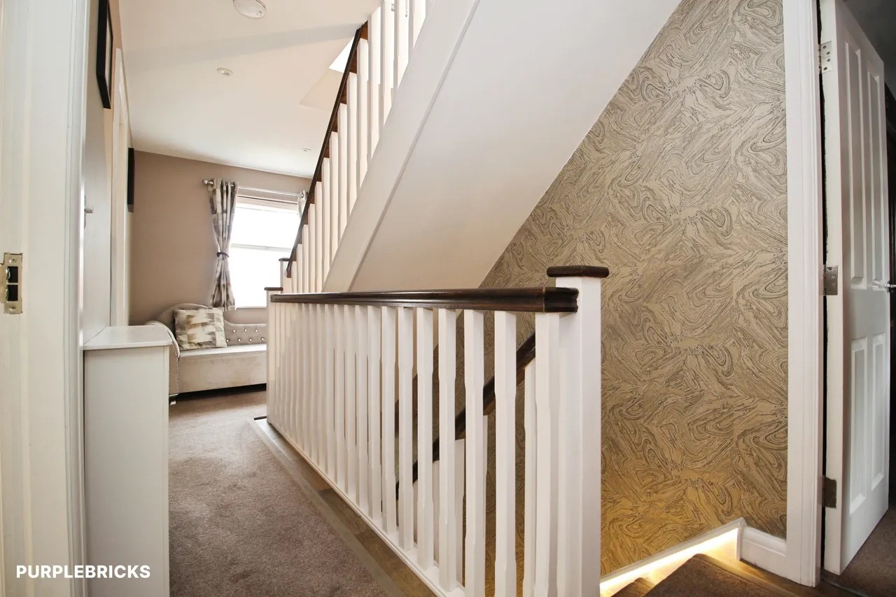 Thornesgate Gardens, Wakefield, WF2, photo 13