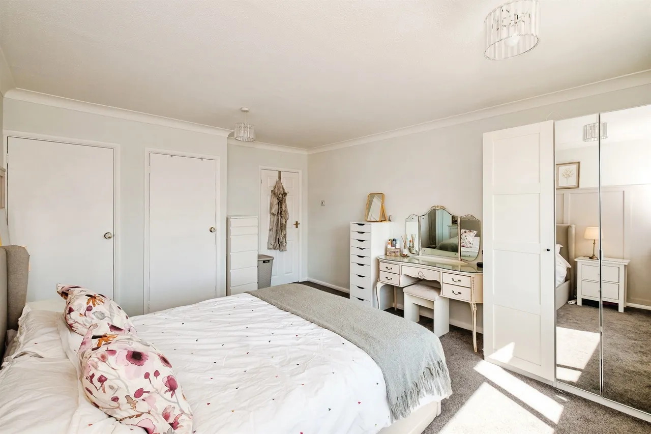 Fontwell Close, Rustington, BN16, photo 8