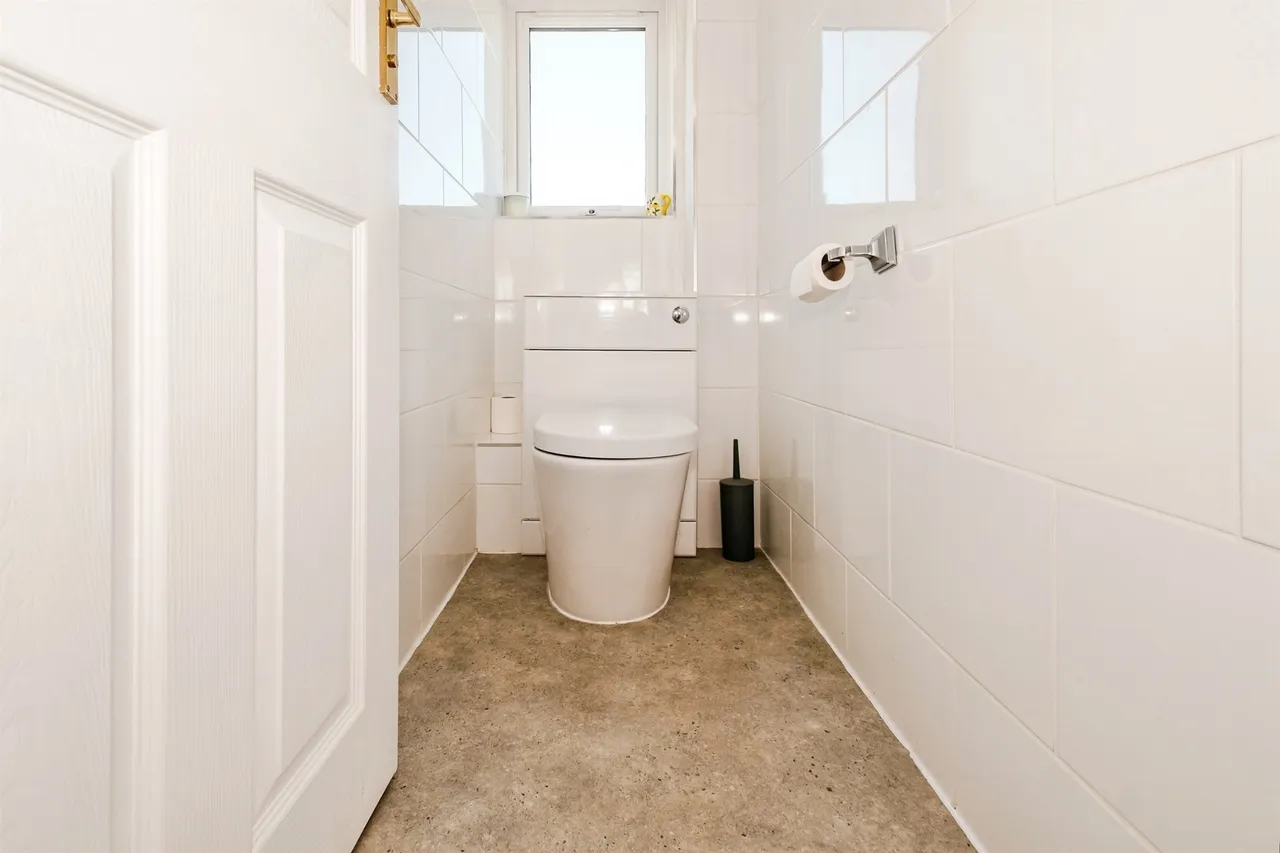 Fontwell Close, Rustington, BN16, photo 12