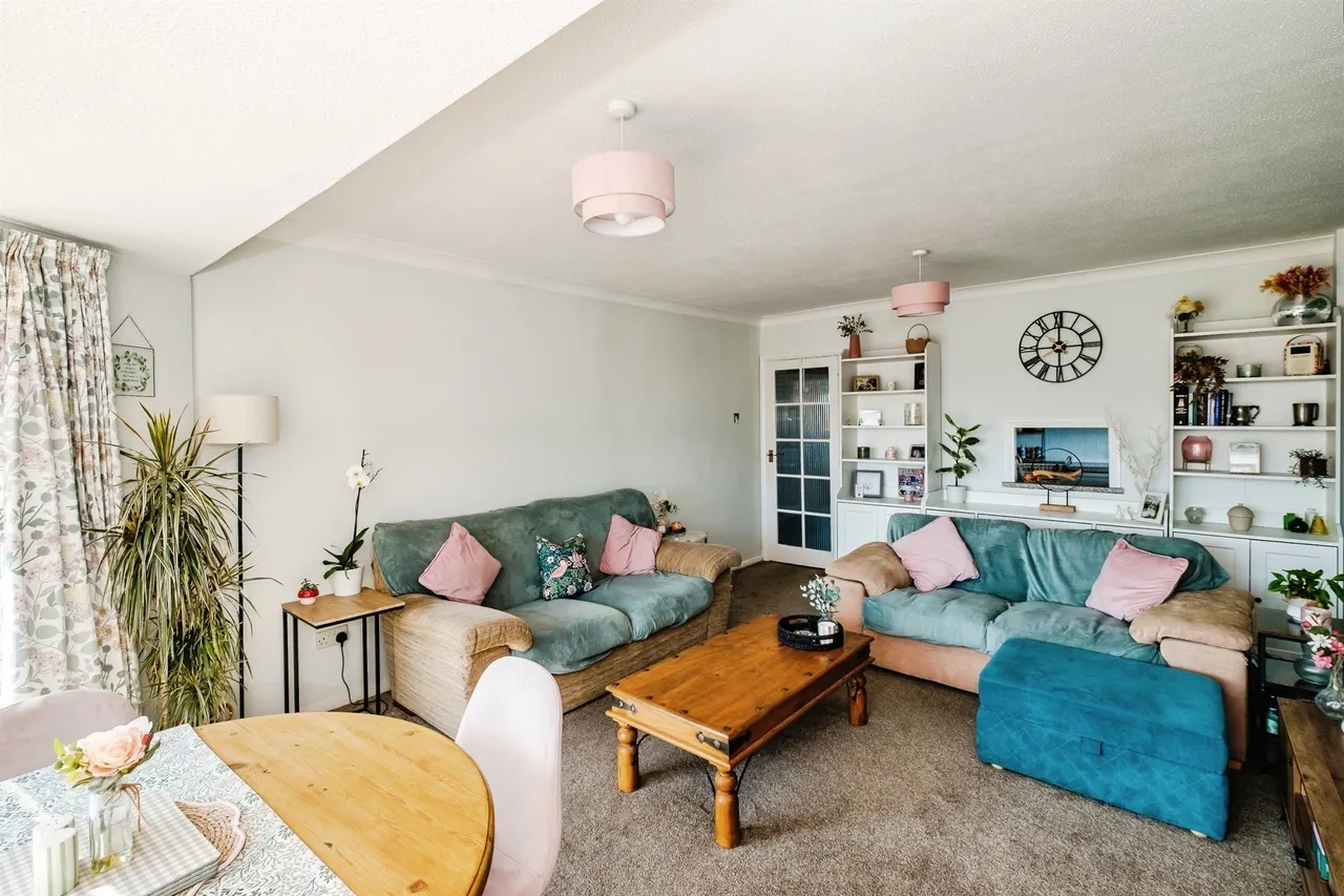 Fontwell Close, Rustington, BN16, photo 4