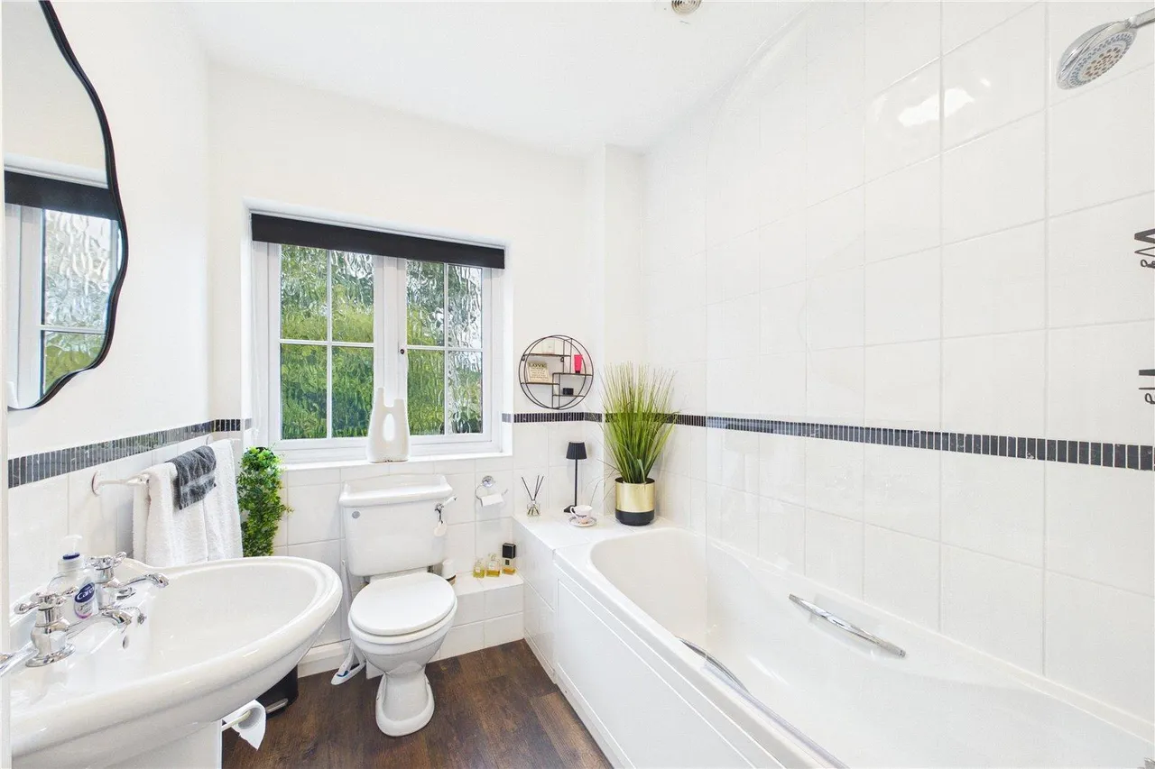 London Road, Overton, RG25, photo 10