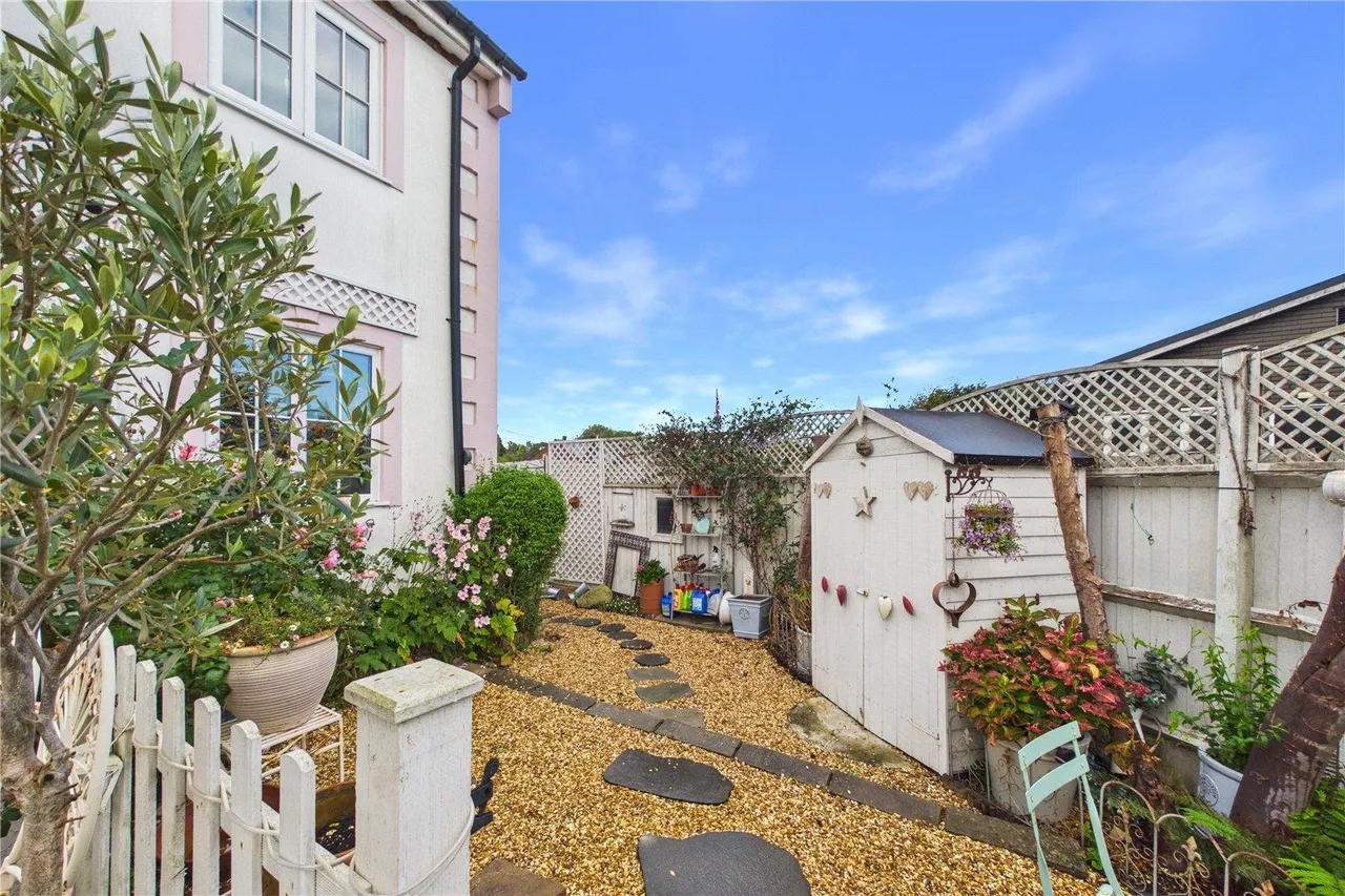 London Road, Overton, RG25, photo 15