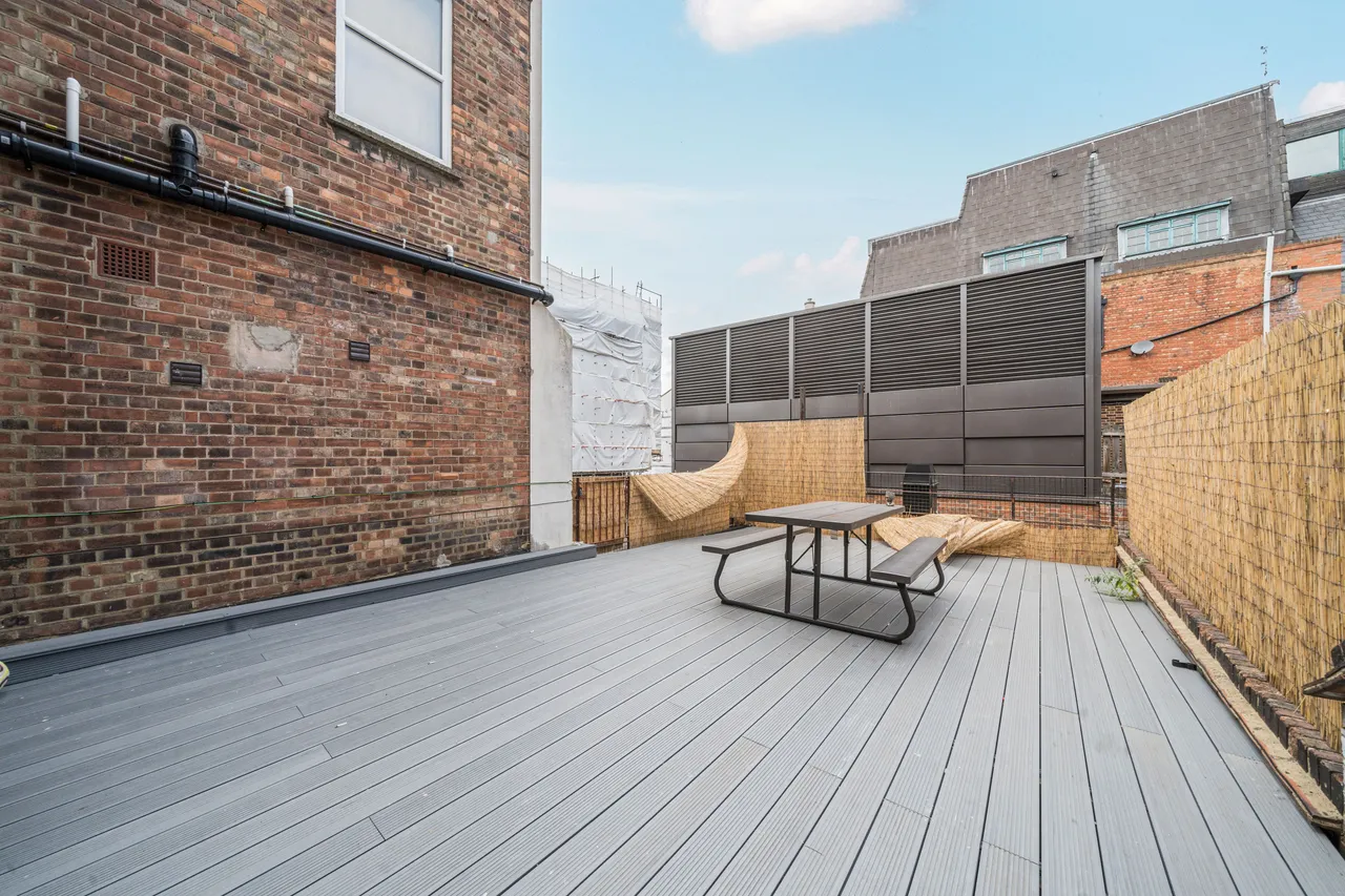 Room 1, Flat A, 152 Clapham High Street, London, photo 9