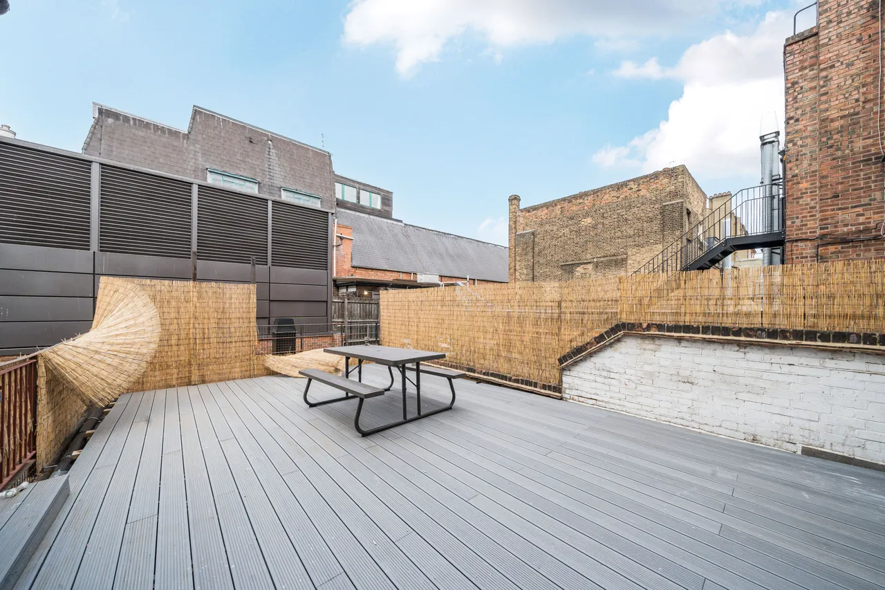 Room 1, Flat A, 152 Clapham High Street, London, photo 8