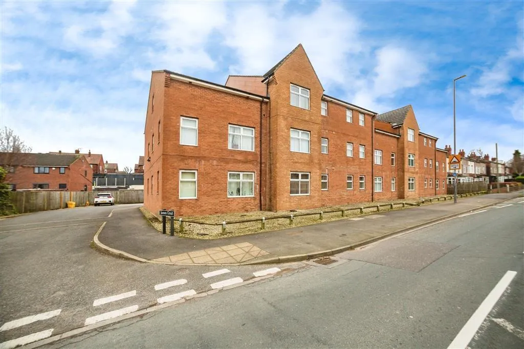 2 bed flat for sale — James Court, Hemsworth, PONTEFRACT