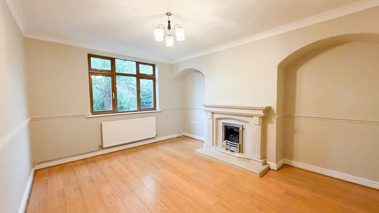 Park Avenue, Warrington, WA4, photo 3
