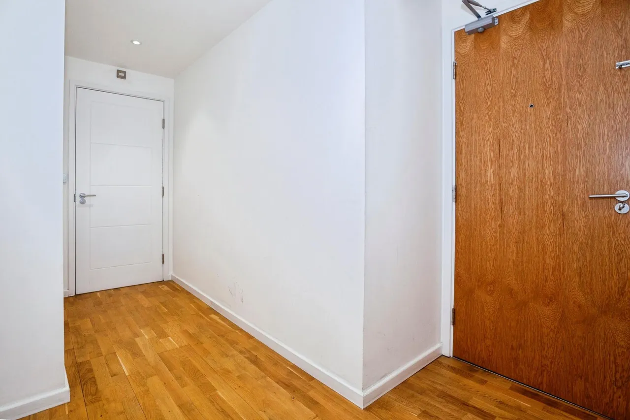 Bath Road, Slough, SL1, photo 14