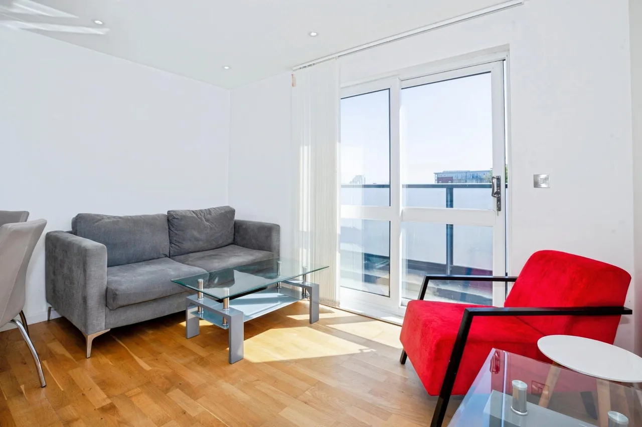 Bath Road, Slough, SL1, photo 10