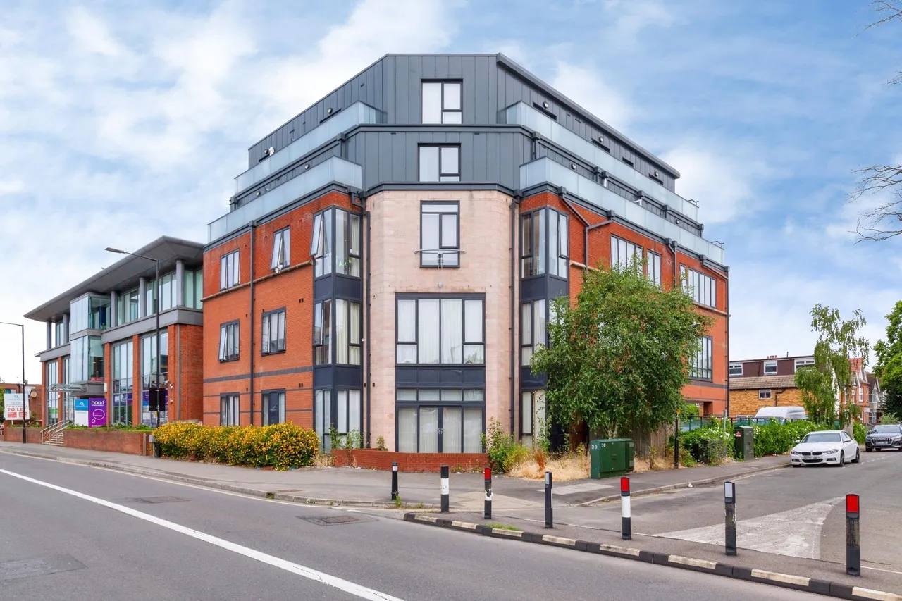 Bath Road, Slough, SL1, photo 16