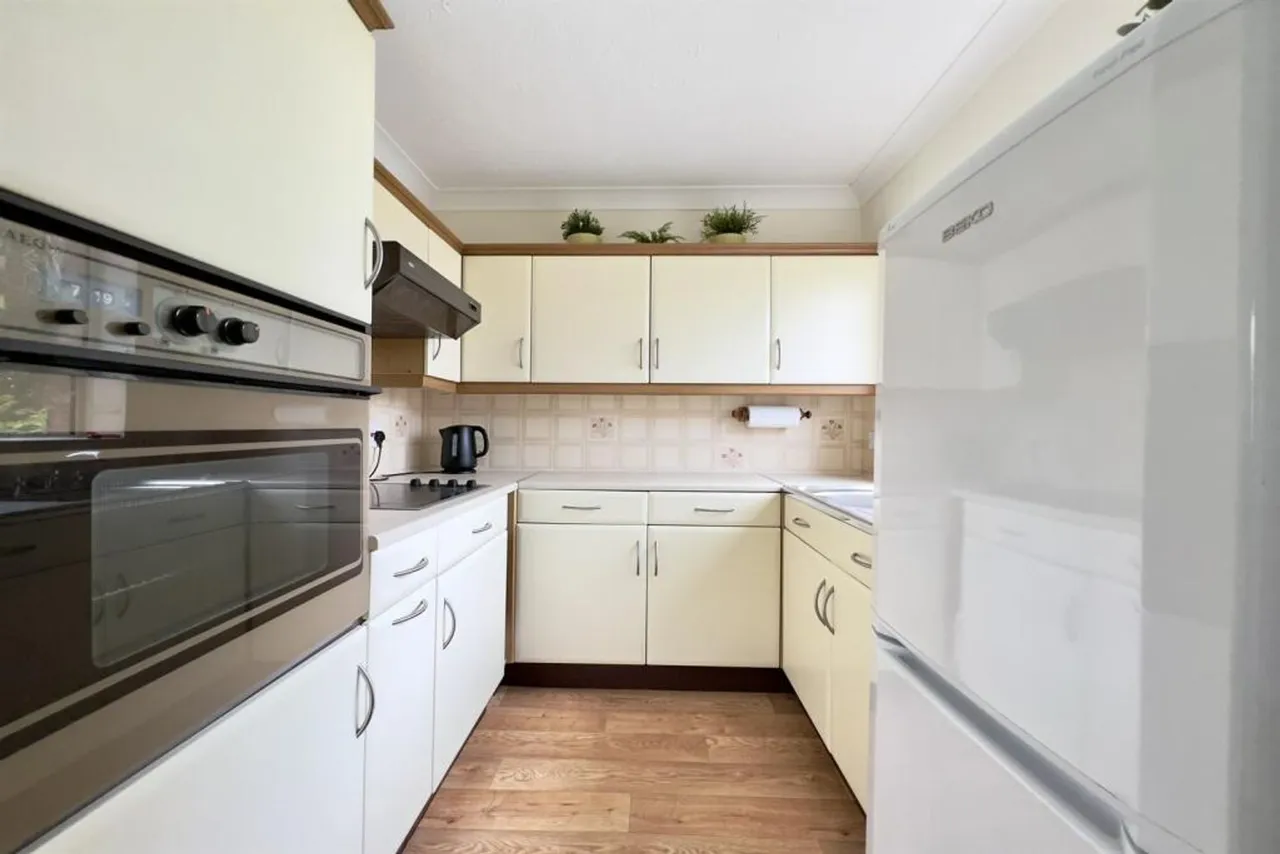 Cedarwood Legh Close, Stockport, photo 7
