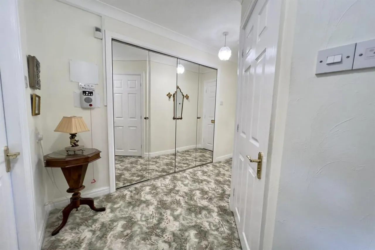 Cedarwood Legh Close, Stockport, photo 5