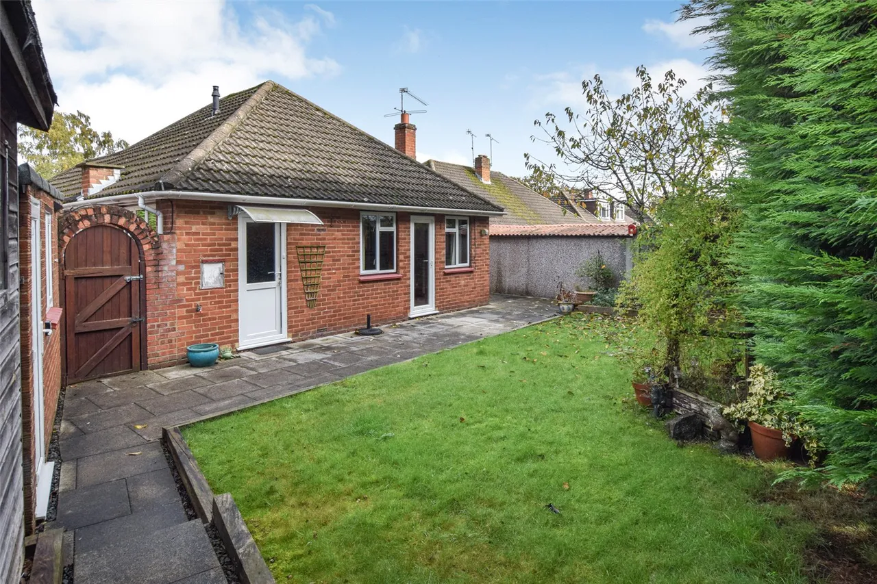 Belmont Close, Farnborough, Hampshire, GU14 8RU, photo 18