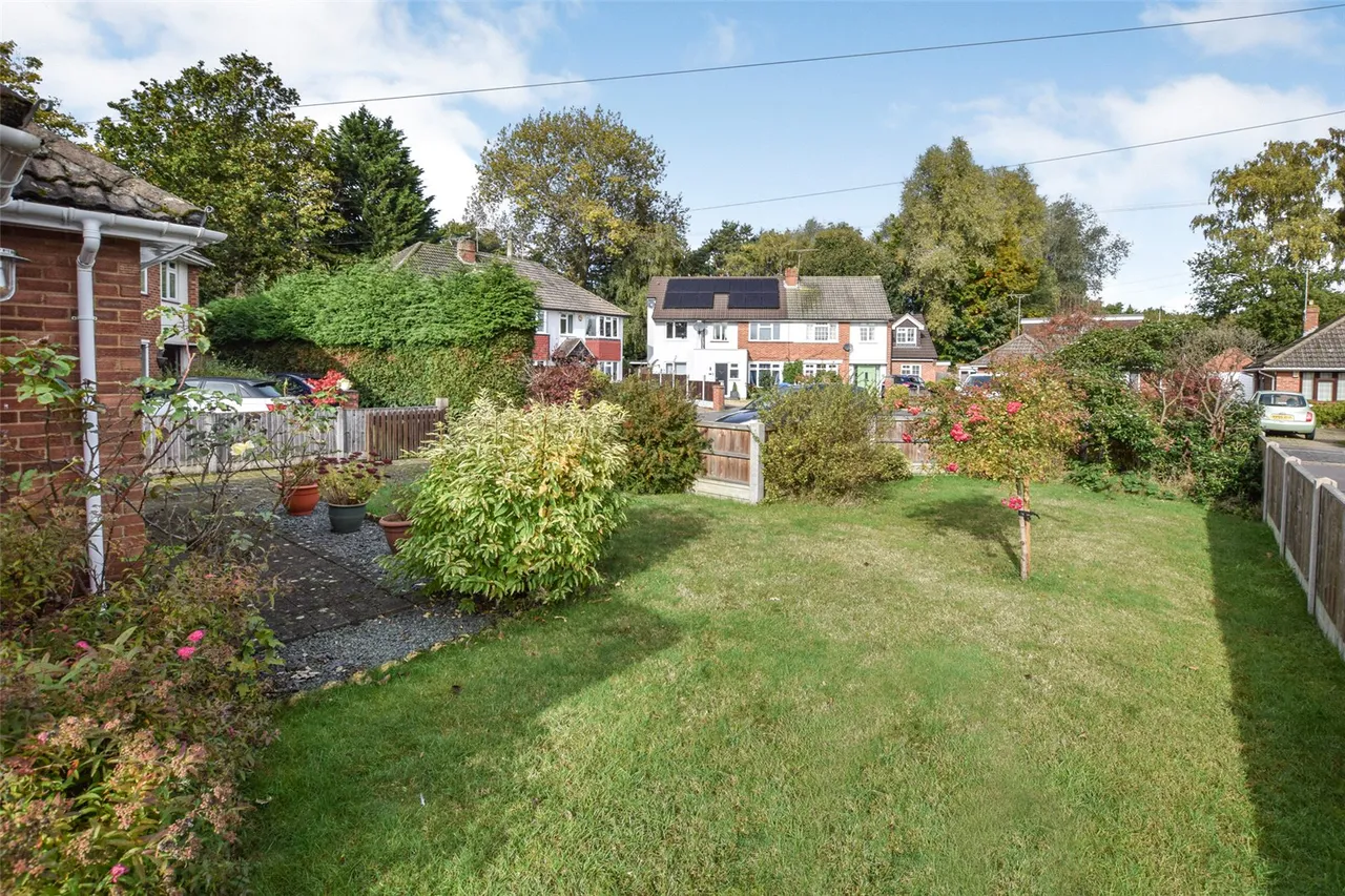 Belmont Close, Farnborough, Hampshire, GU14 8RU, photo 13