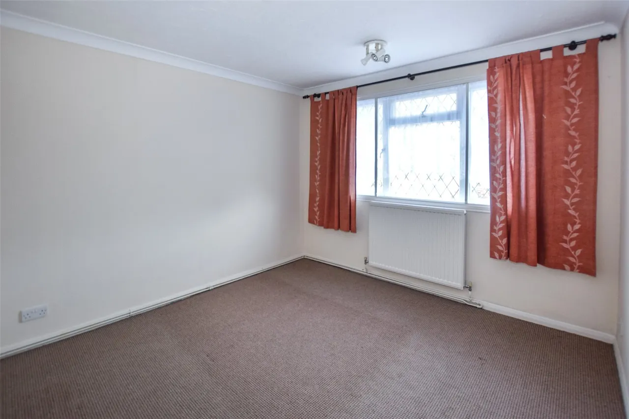 Belmont Close, Farnborough, Hampshire, GU14 8RU, photo 6