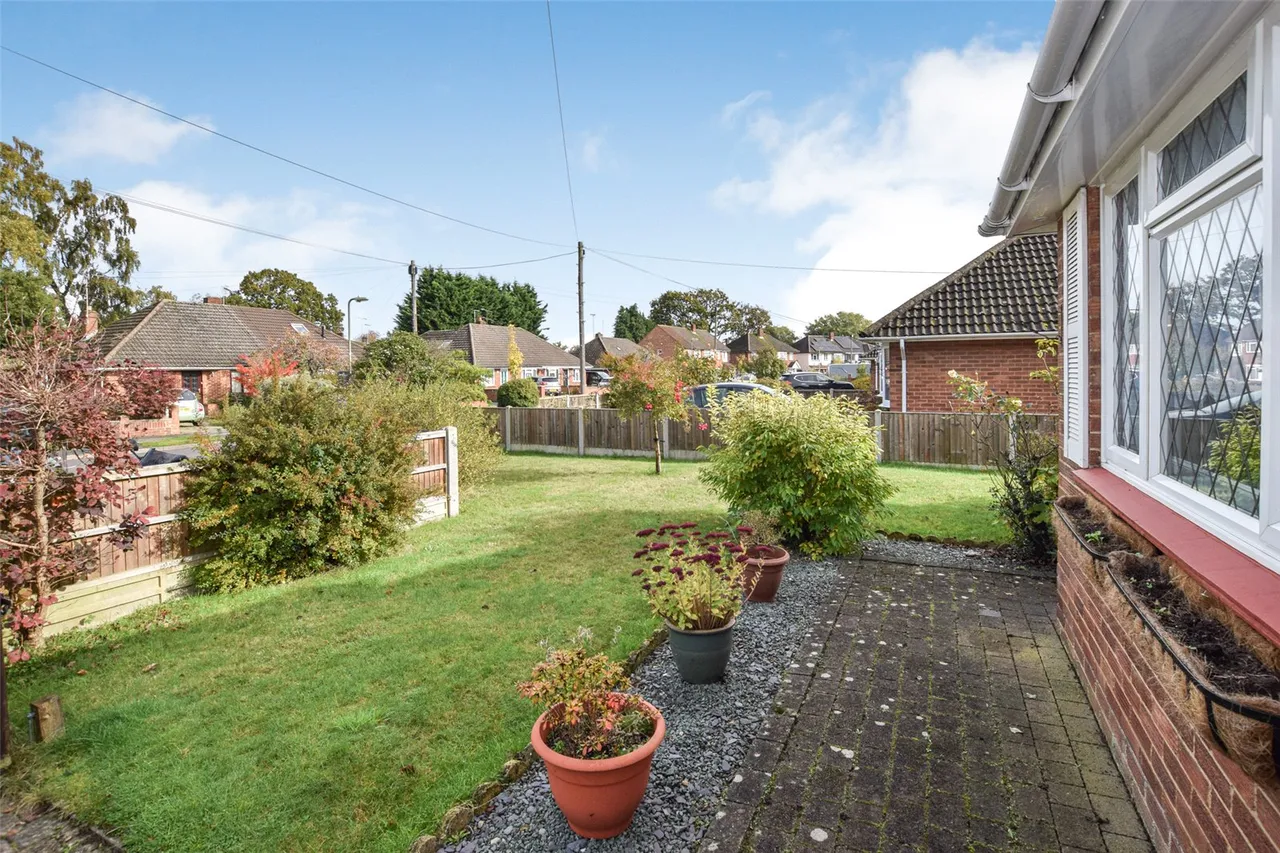 Belmont Close, Farnborough, Hampshire, GU14 8RU, photo 20