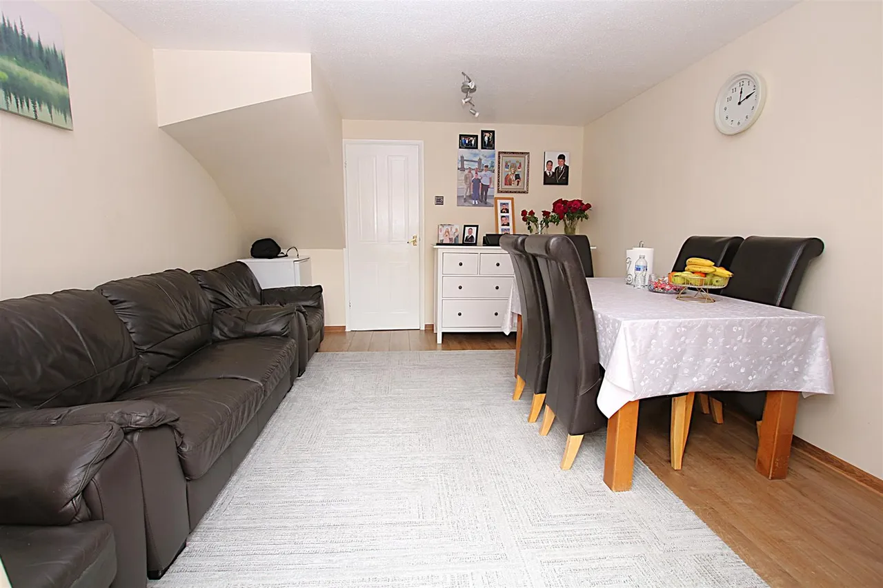 Lindisfarne Way, East Hunsbury, photo 3