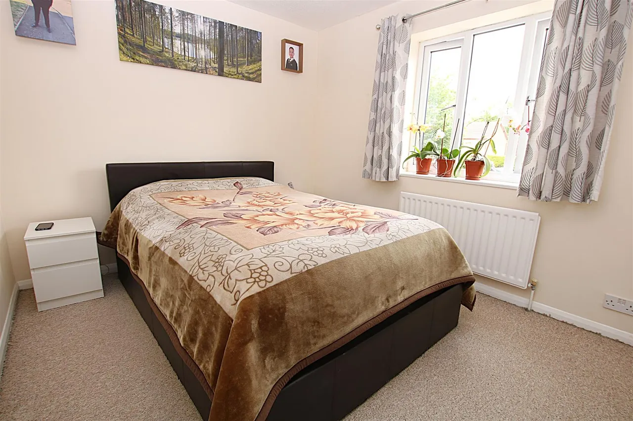 Lindisfarne Way, East Hunsbury, photo 8