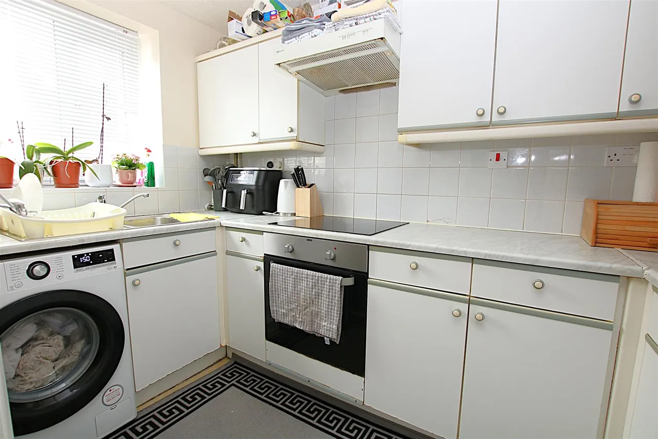 Lindisfarne Way, East Hunsbury, photo 4