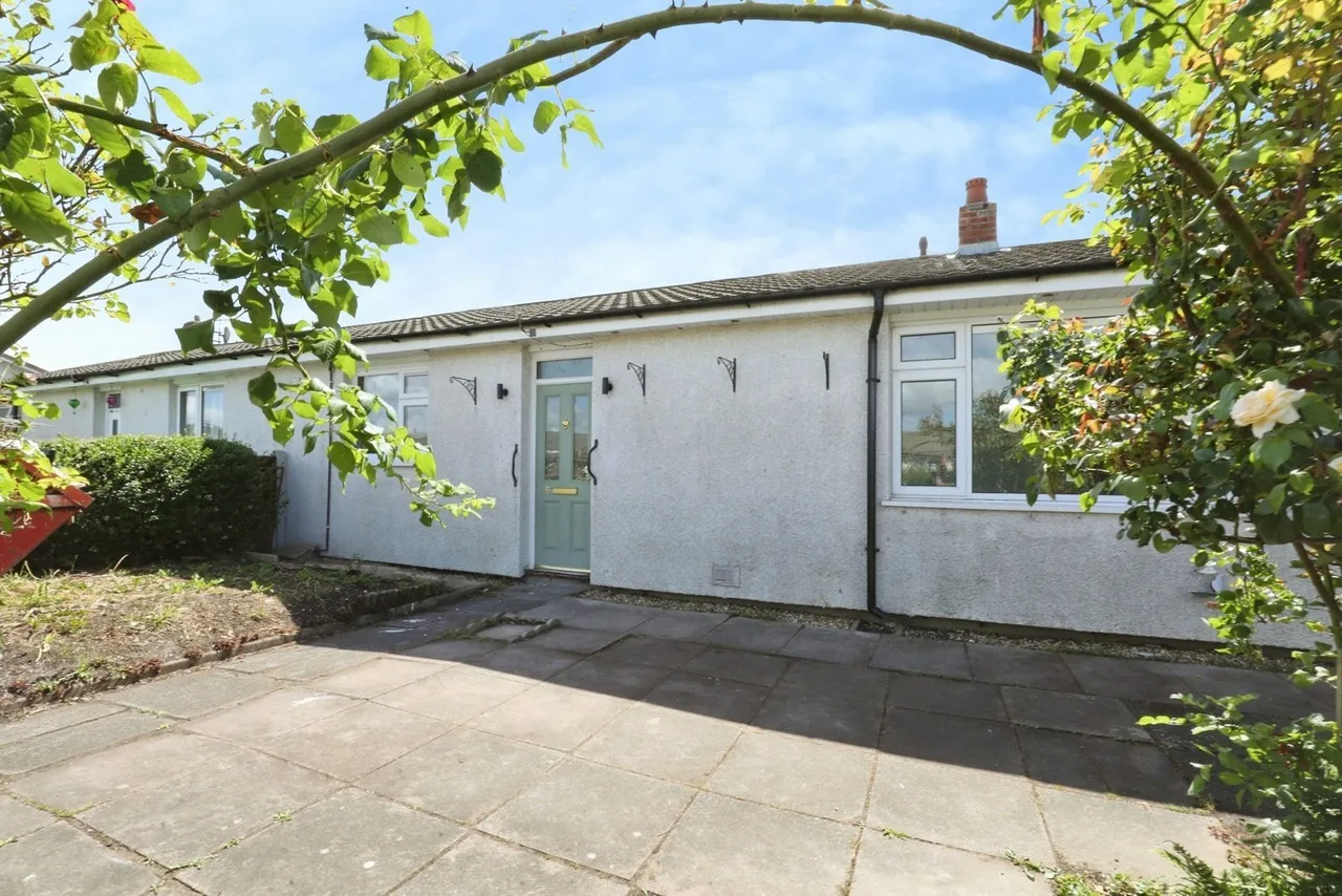 3 bed house for sale — Darley Avenue, CREWE, Cheshire, CW2