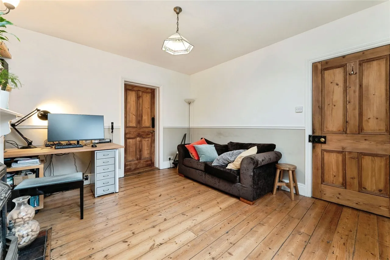 High Street, Haddenham, CB6, photo 21