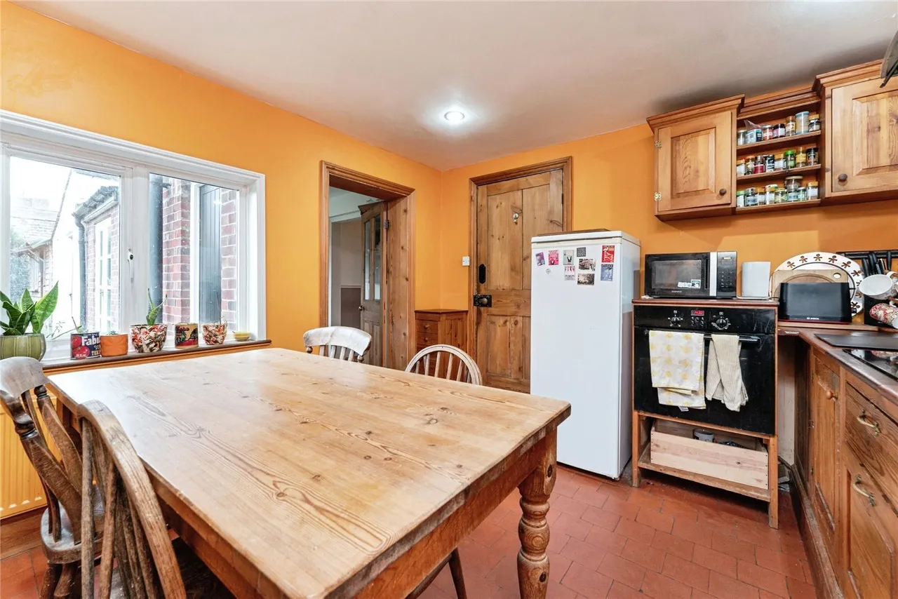 High Street, Haddenham, CB6, photo 18