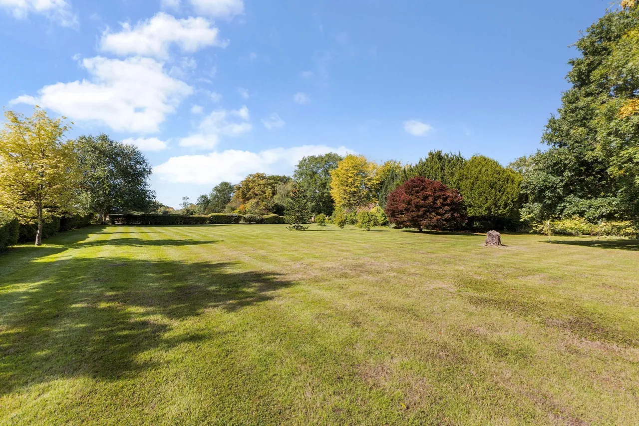 Aldenham Road, Elstree, WD6, photo 3