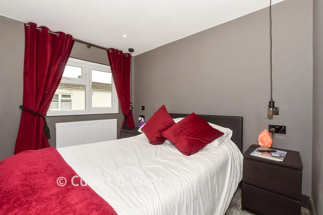 Thornlea Court, Thornlea Park, BN17, photo 9