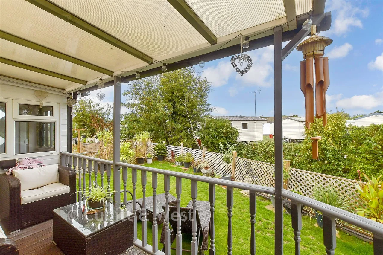 Thornlea Court, Thornlea Park, BN17, photo 4