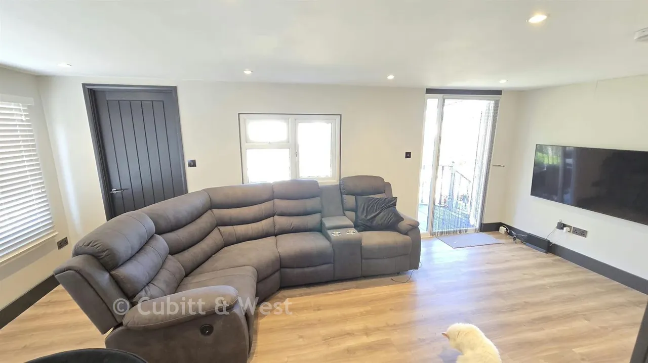 Thornlea Court, Thornlea Park, BN17, photo 7