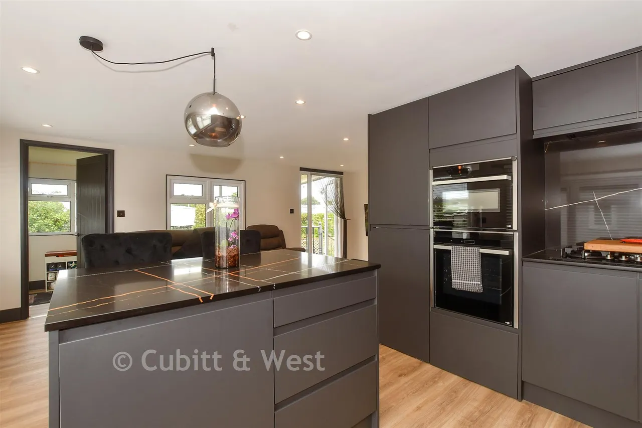 Thornlea Court, Thornlea Park, BN17, photo 6