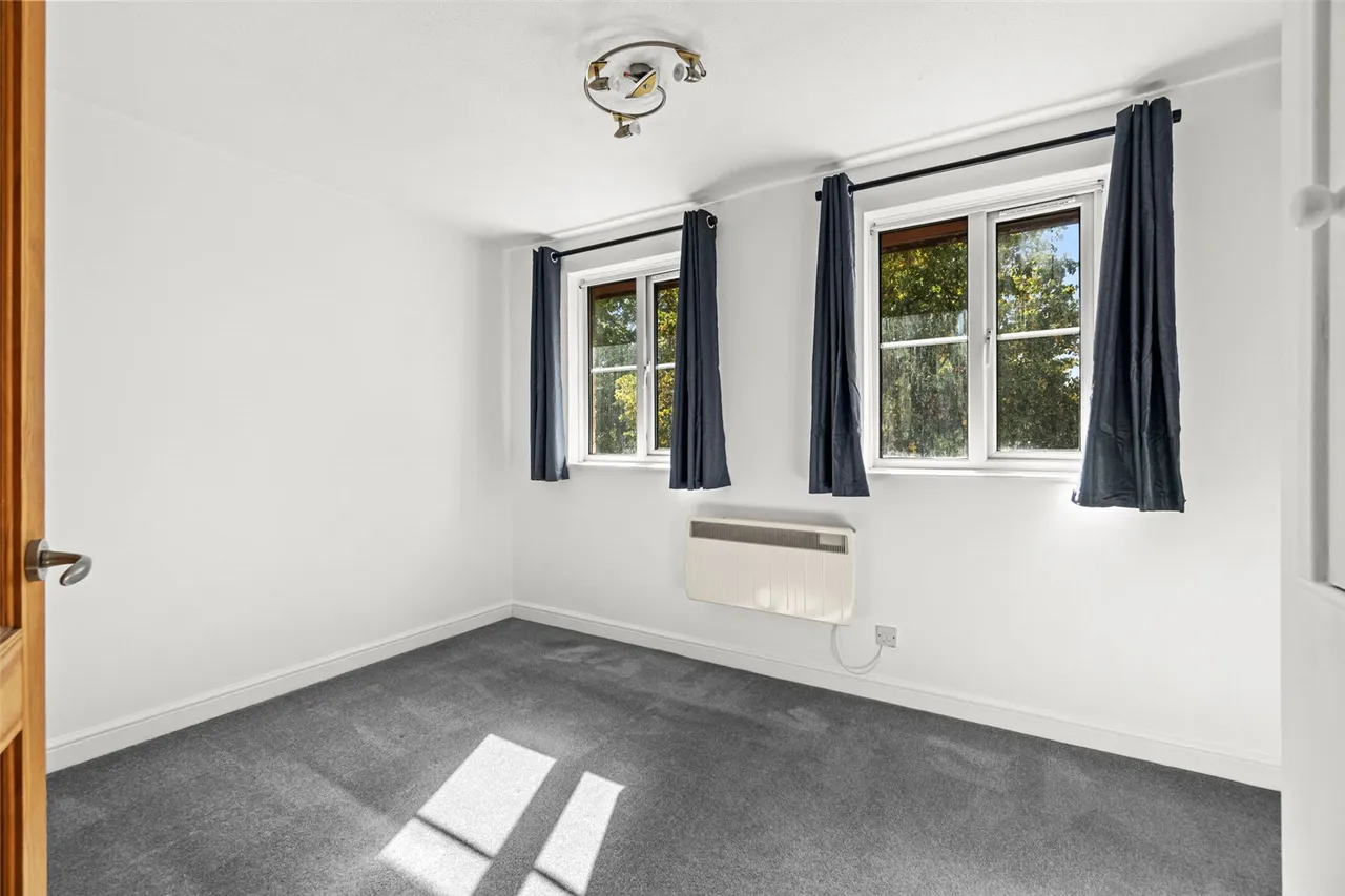 Sonning Gardens, Hampton, TW12 3PN, photo 6