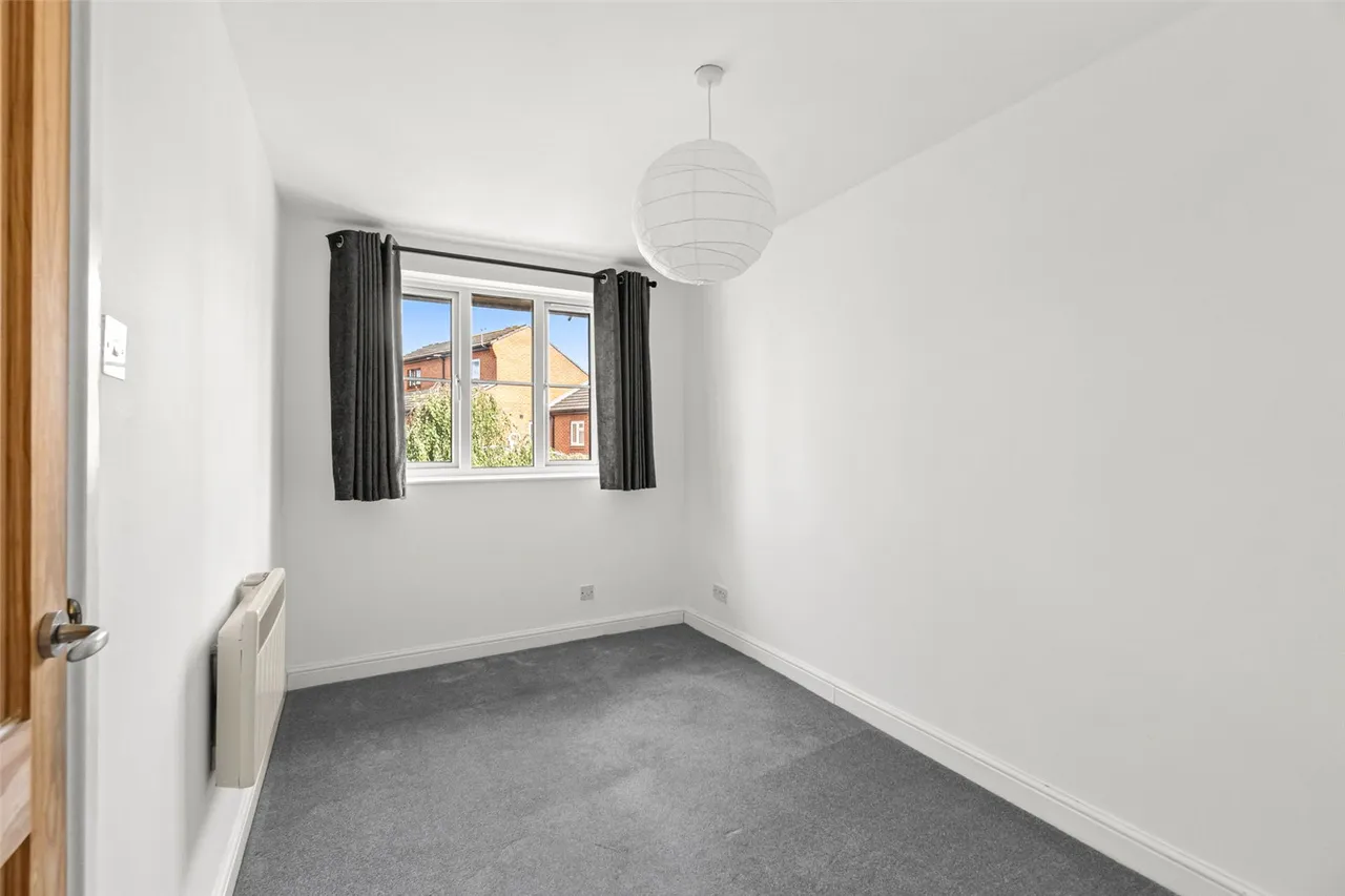 Sonning Gardens, Hampton, TW12 3PN, photo 9