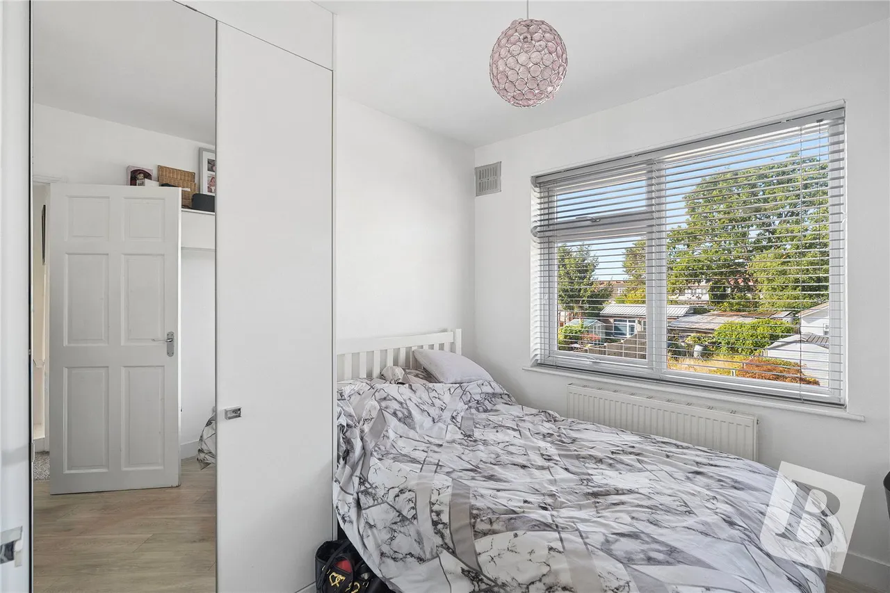 Heaton Close, Harold Hill, RM3, photo 7