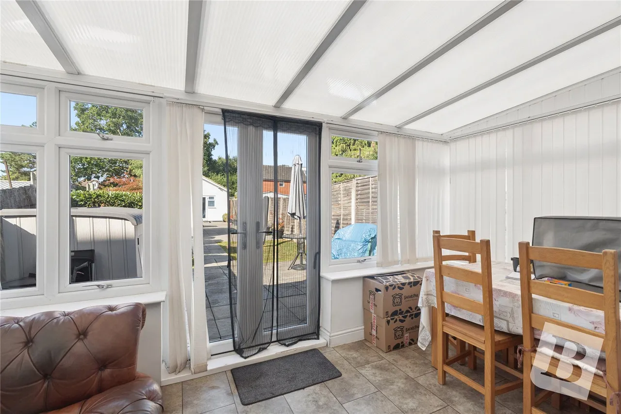 Heaton Close, Harold Hill, RM3, photo 4