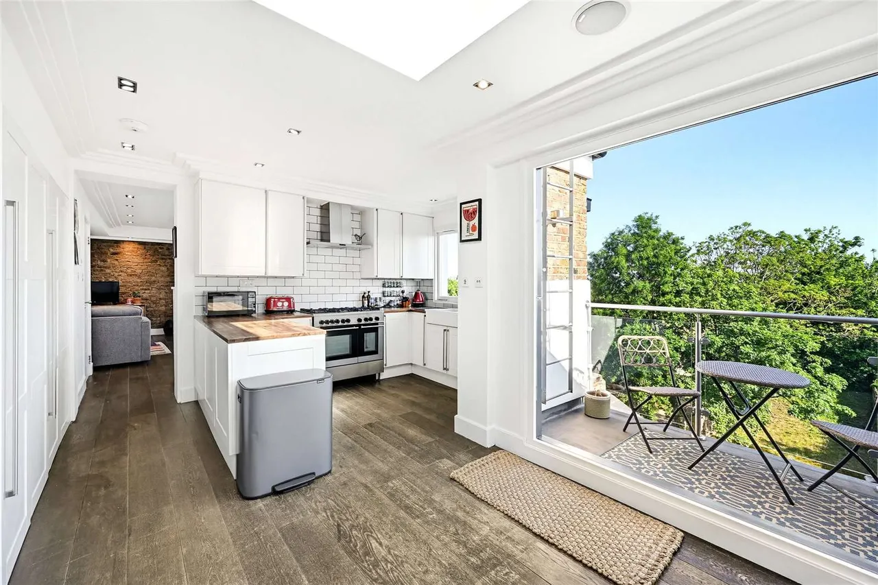 Gondar Gardens, London, NW6 1HG, photo 8