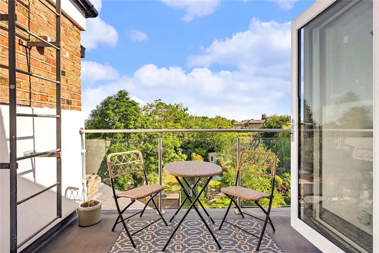 Gondar Gardens, London, NW6 1HG, photo 9