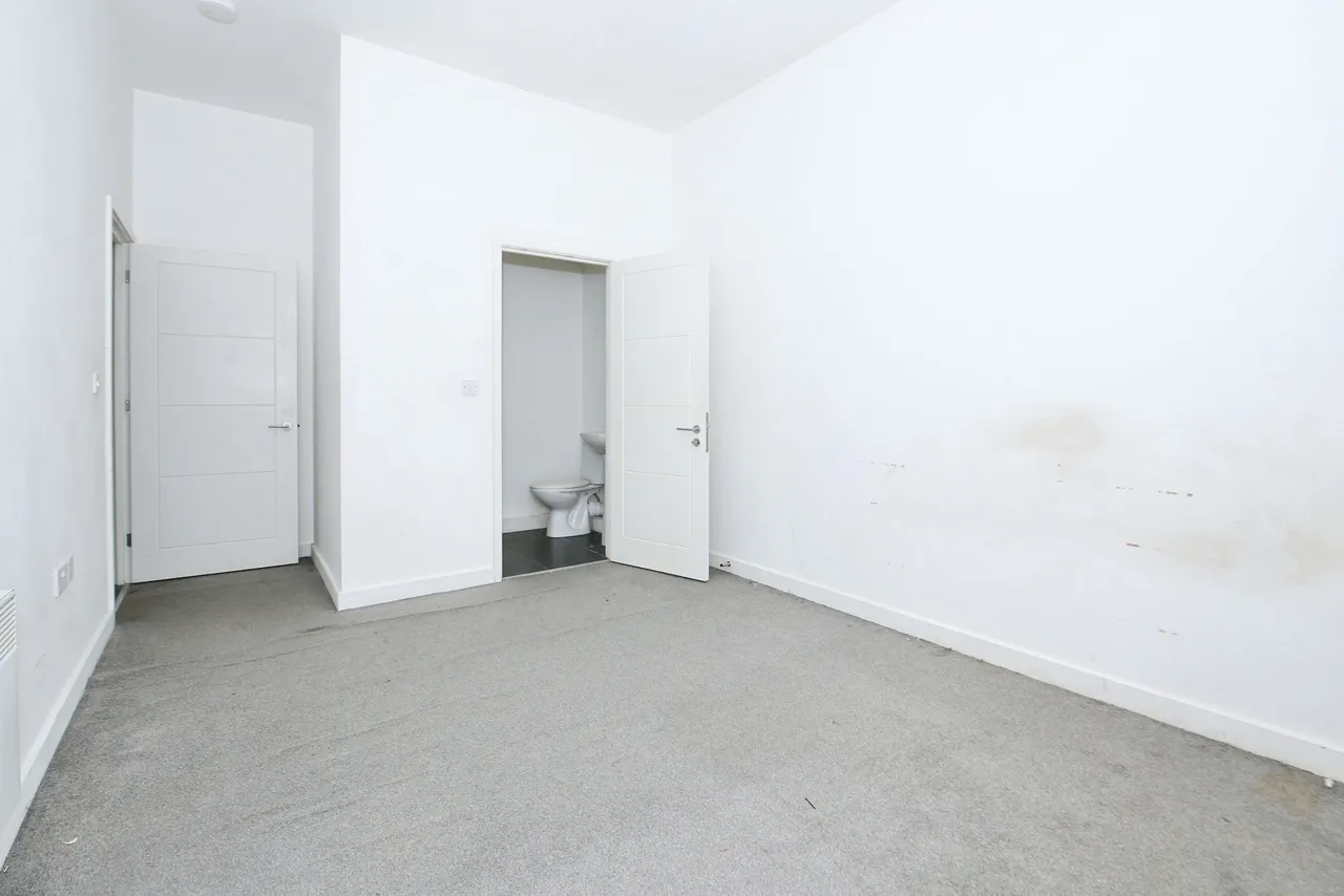 Vicarage Farm Road, Peterborough, Cambridgeshire, PE1, photo 10