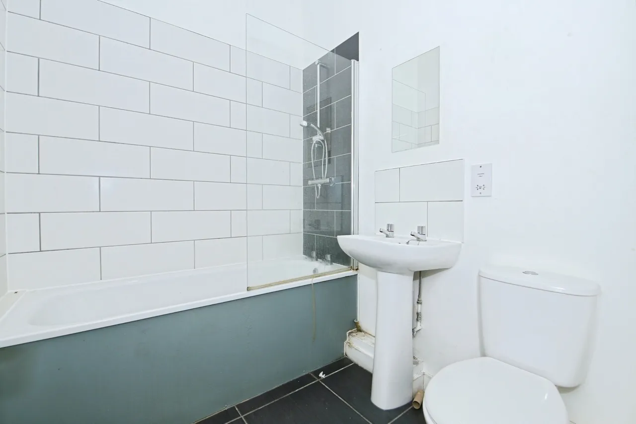 Vicarage Farm Road, Peterborough, Cambridgeshire, PE1, photo 5