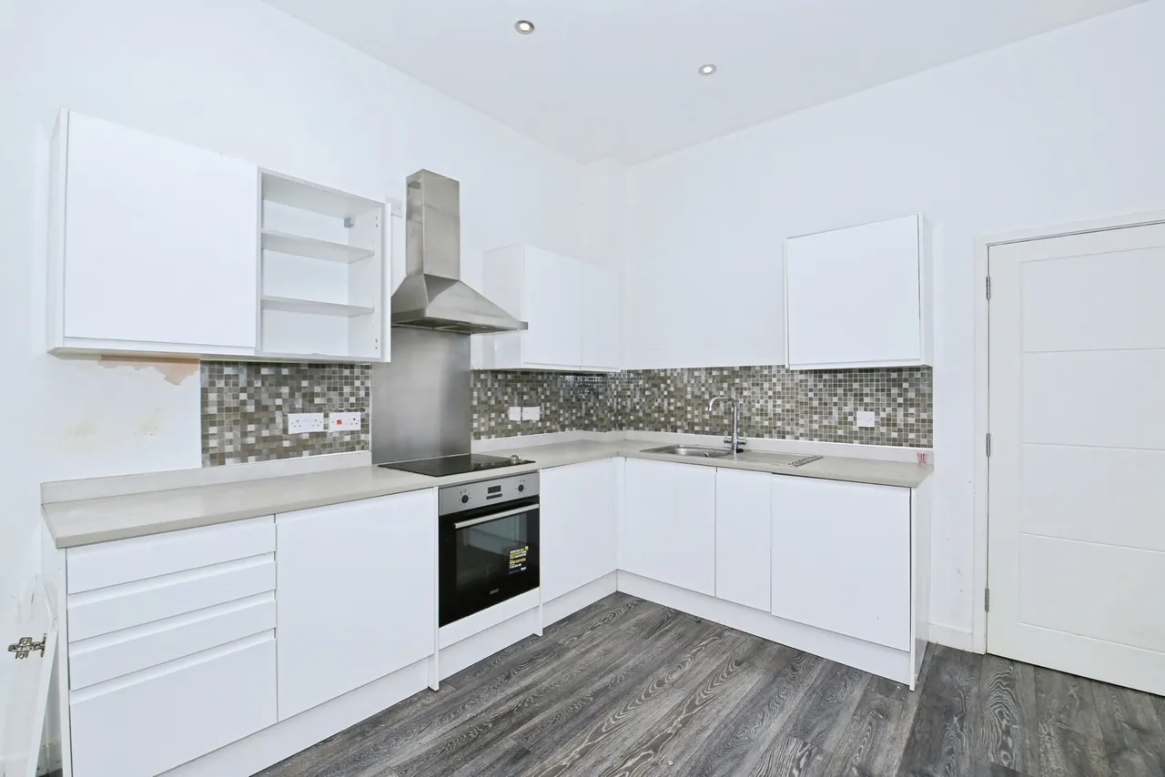 Vicarage Farm Road, Peterborough, Cambridgeshire, PE1, photo 4