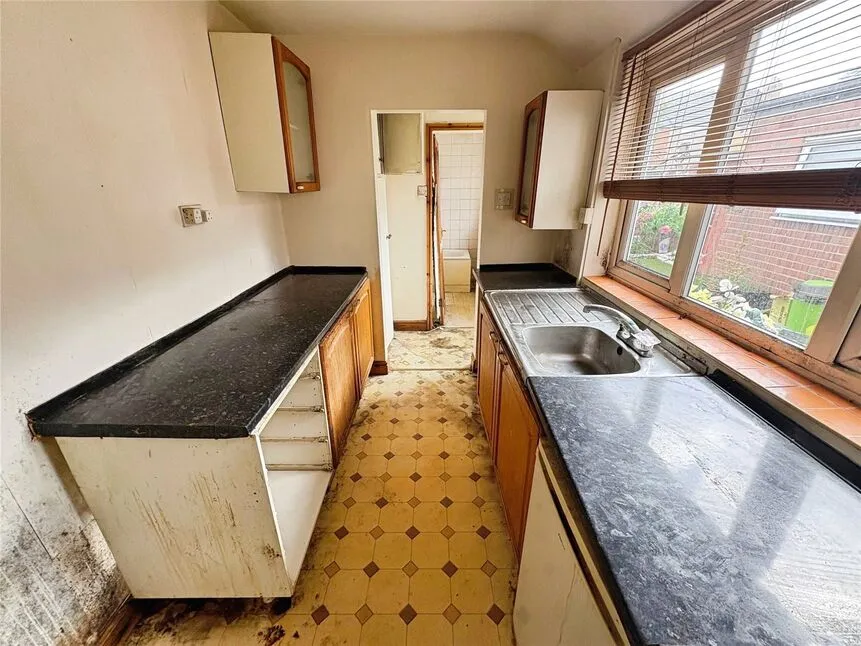 Railway Terrace, Bulkington Road, Warwickshire, CV12, photo 2