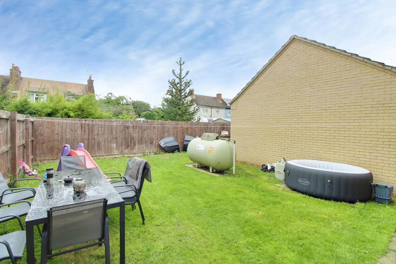 Sayers Crescent, Wisbech St Mary, PE13, photo 4