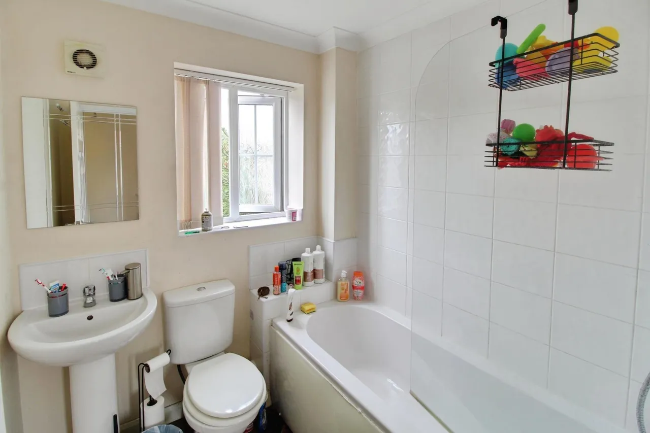 Sayers Crescent, Wisbech St Mary, PE13, photo 7